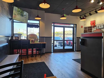 MOOYAH Burgers, Fries & Shakes, business photo 3